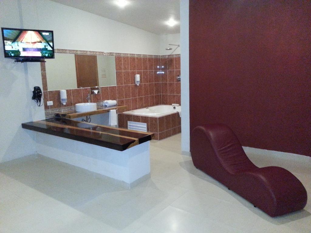 Auto Hotel Paraiso Inn Palenque Rum bild