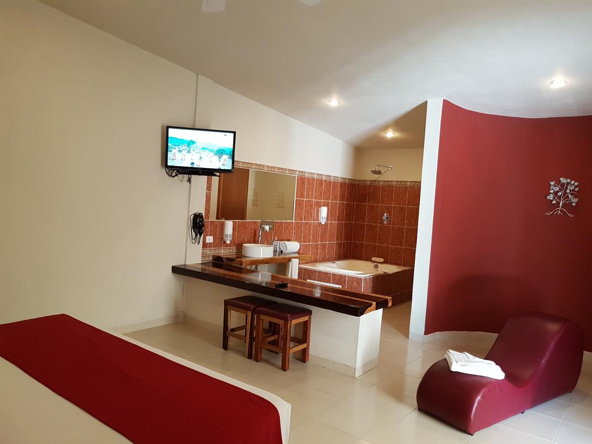 Auto Hotel Paraiso Inn Palenque Exteriör bild